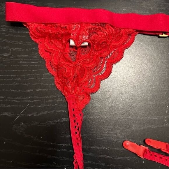 Venus red Lace cut out heart Garter Belt size 3X - Picture 2 of 7